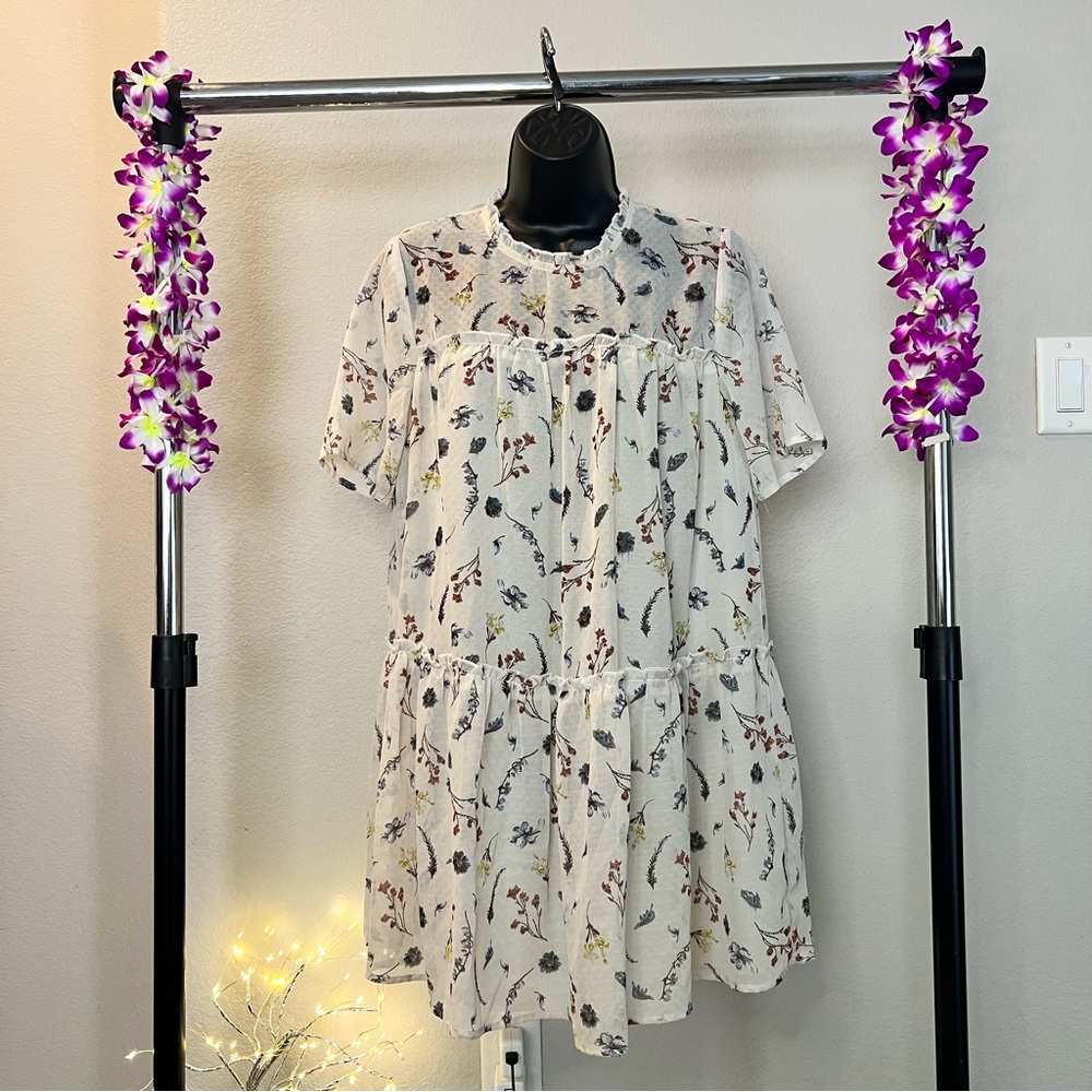 LAST PRICE TCEC Floral Short Sleeve Net Crewneck Key Hole Mini A-Line Dress s